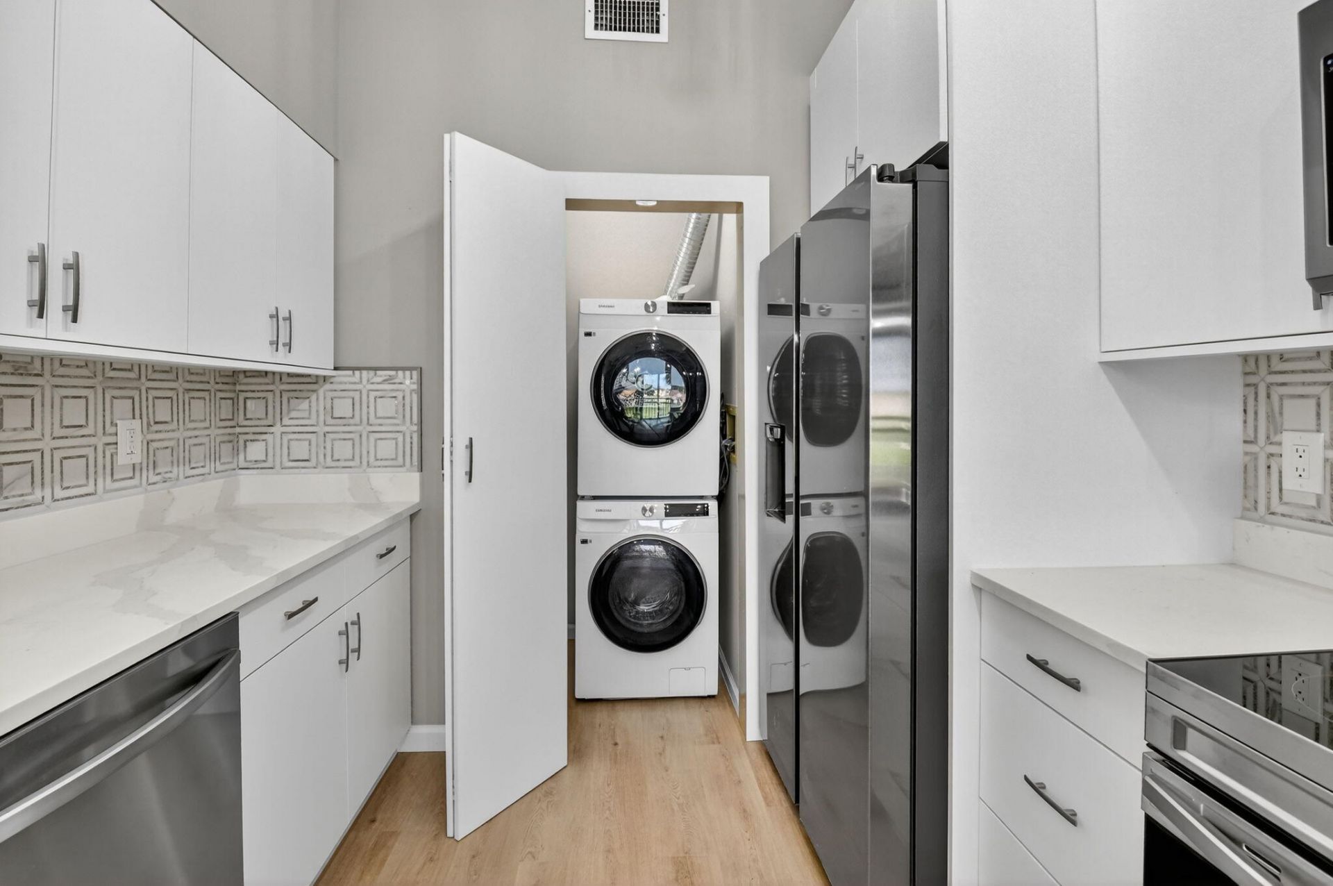 8041 Aberdeen Drive, Unit 202, Boynton Beach, FL 33472 Photo