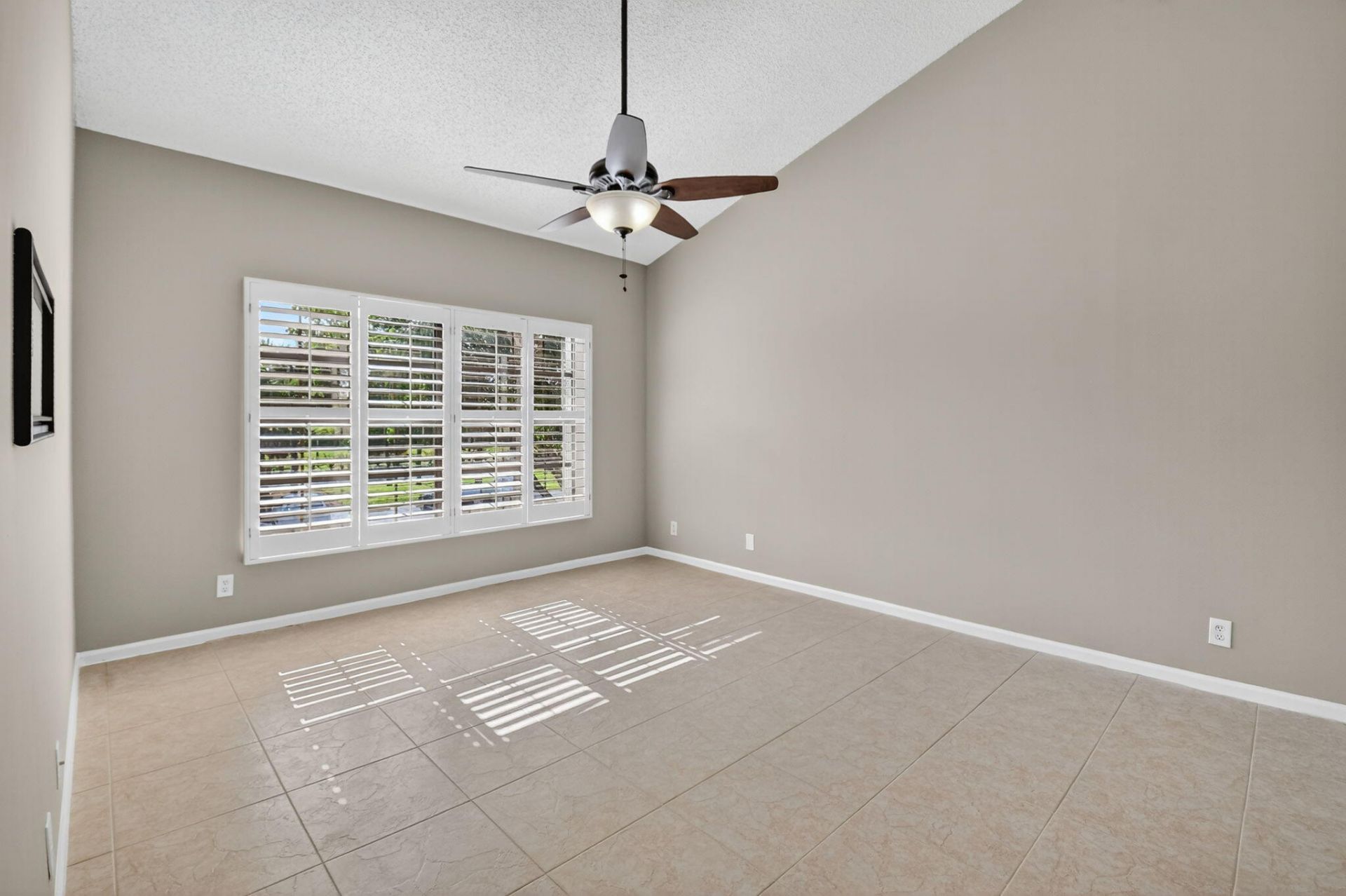 8041 Aberdeen Drive, Unit 202, Boynton Beach, FL 33472 Photo
