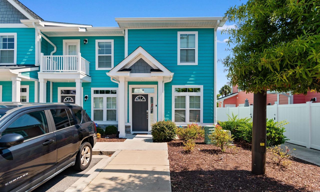 804 Moen Pl. Photo 1