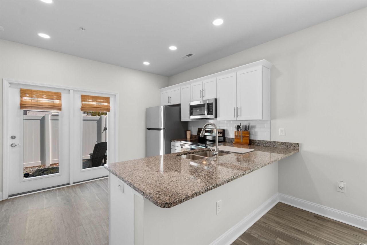 804 Moen Pl. Photo 10