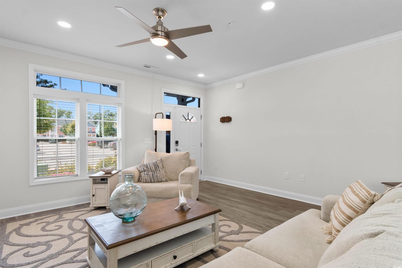 804 Moen Pl. Photo 6