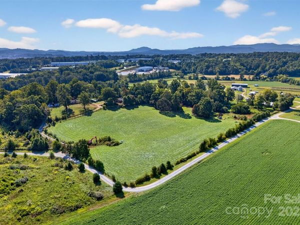 467 Butler Farm Road, Mills River, NC 28759