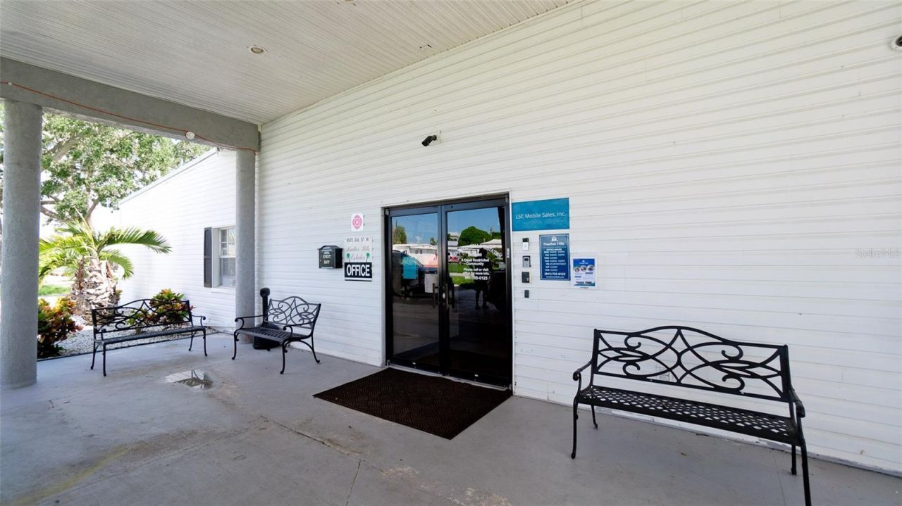 304 50th Avenue Terrace W, Bradenton, FL 34207 Photo