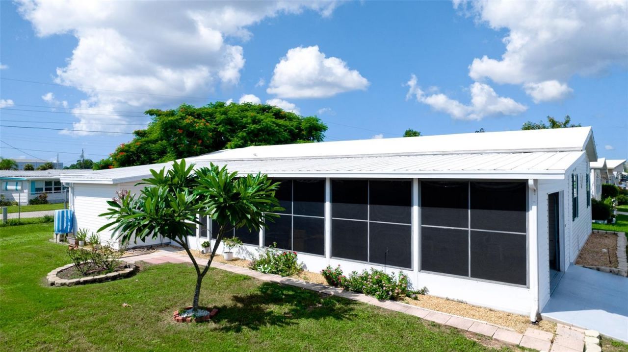 304 50th Avenue Terrace W, Bradenton, FL 34207 Photo