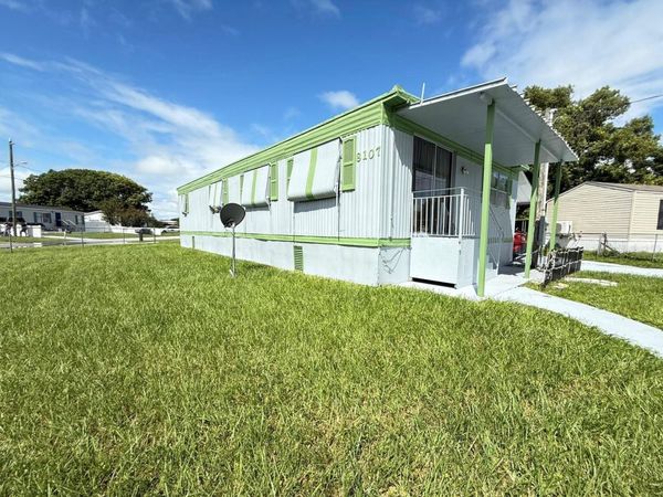 8107 CHARLIN PKWY, ORLANDO, FL 32822