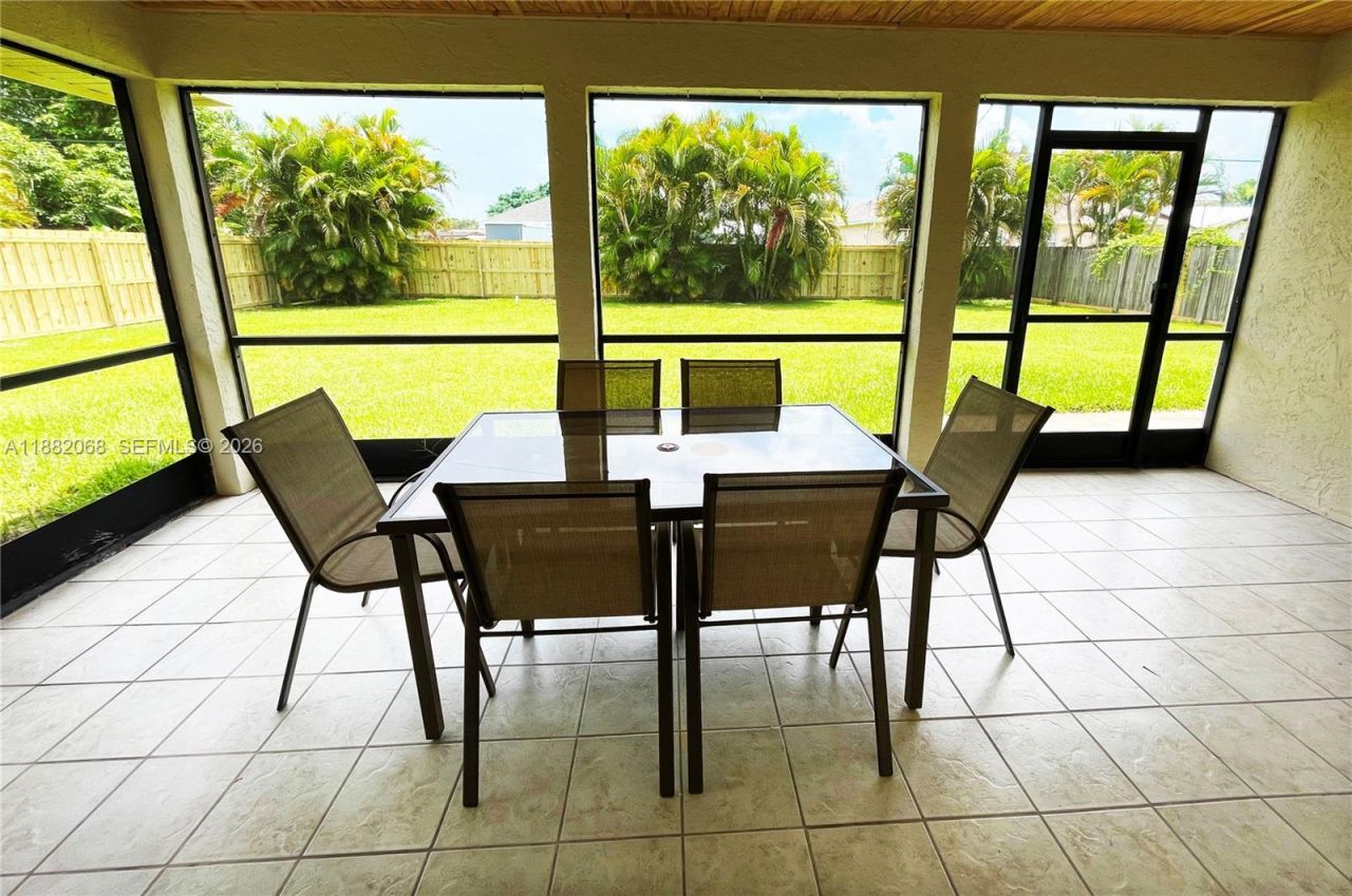 722 SE Thanksgiving Ave, Port Saint Lucie, FL 34984 Photo