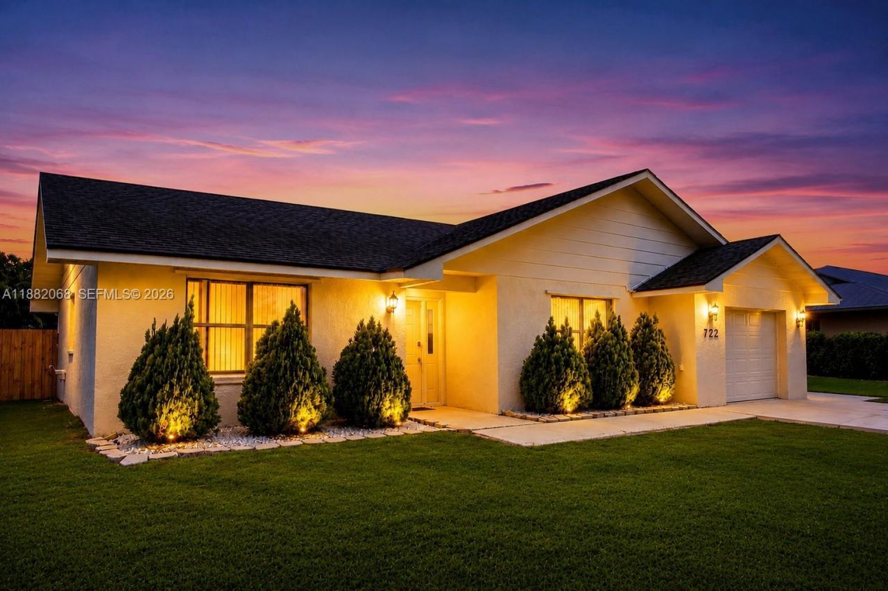 722 SE Thanksgiving Ave, Port Saint Lucie, FL 34984 Photo