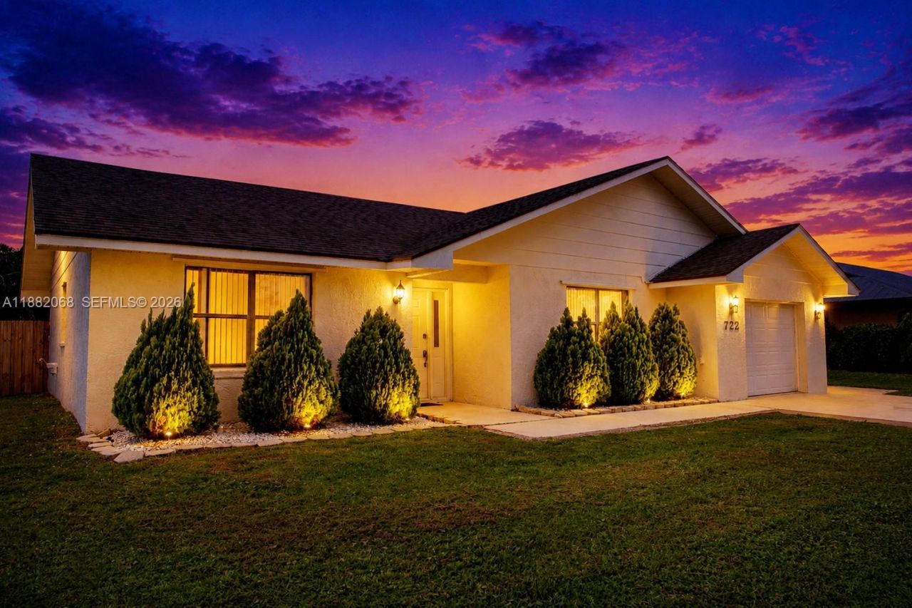 722 SE Thanksgiving Ave, Port Saint Lucie, FL 34984 Photo