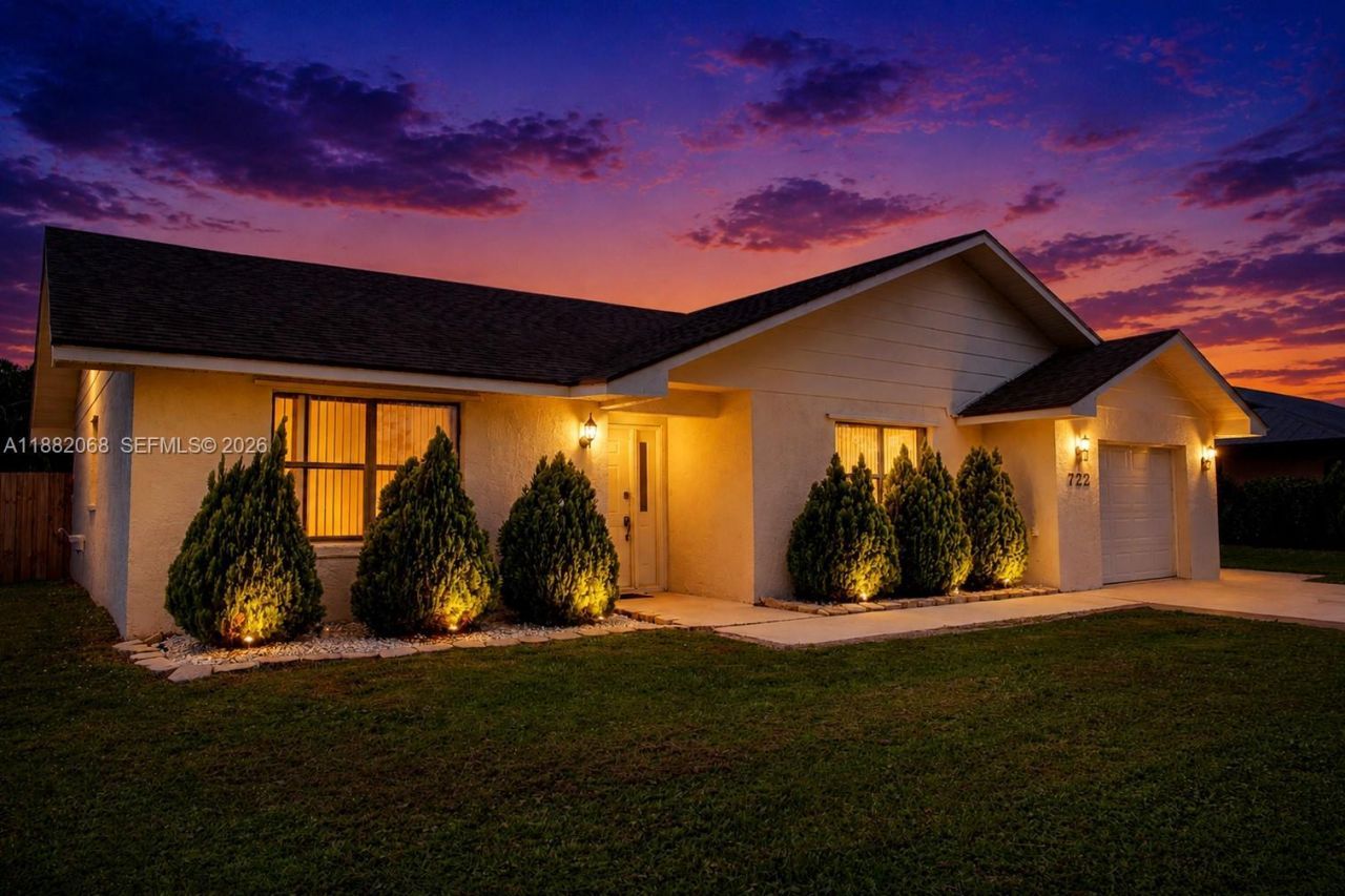 722 SE Thanksgiving Ave, Port Saint Lucie, FL 34984 Photo