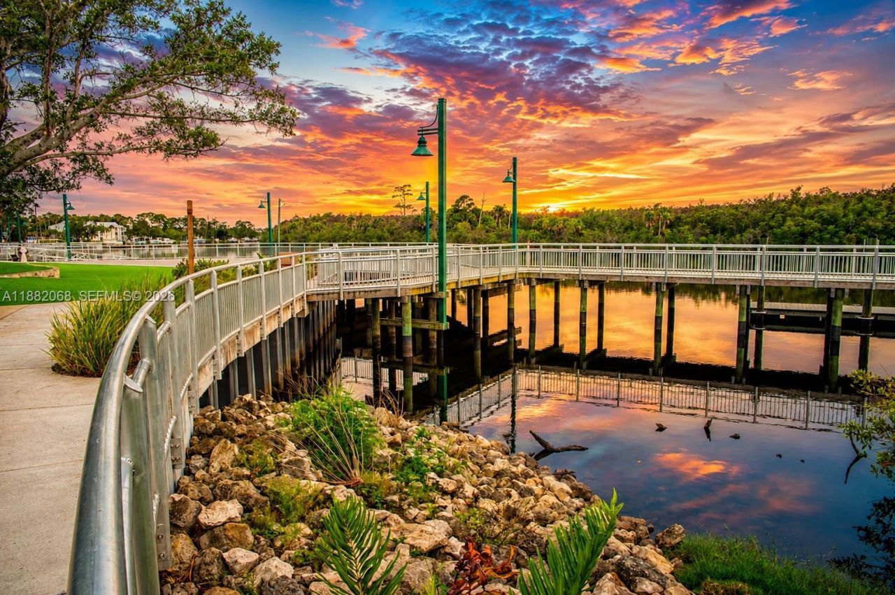 722 SE Thanksgiving Ave, Port Saint Lucie, FL 34984 Photo