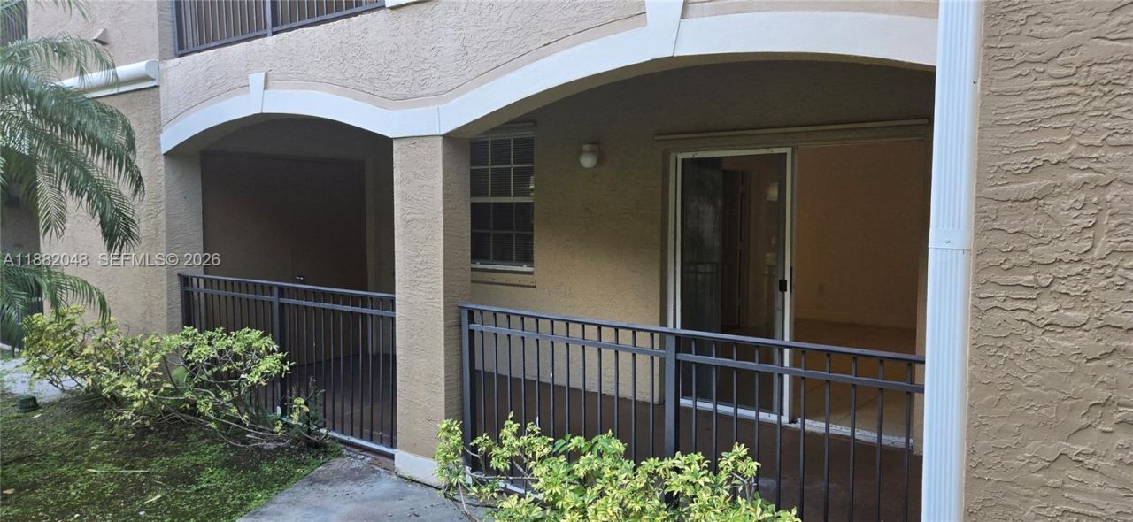 215 SW 117th Ter, Unit 14104, Pembroke Pines, FL 33025 Photo