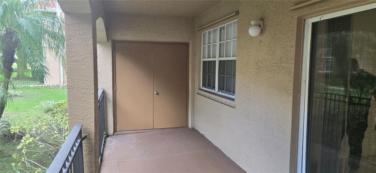 215 SW 117th Ter, Unit 14104, Pembroke Pines, FL 33025 Photo