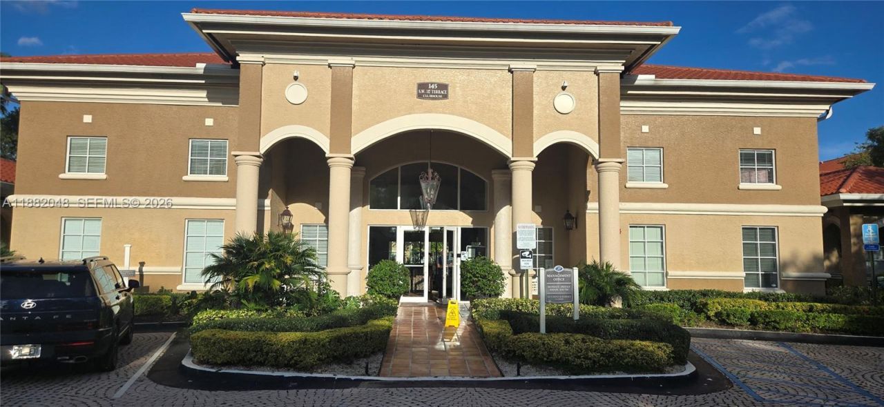 215 SW 117th Ter, Unit 14104, Pembroke Pines, FL 33025 Photo