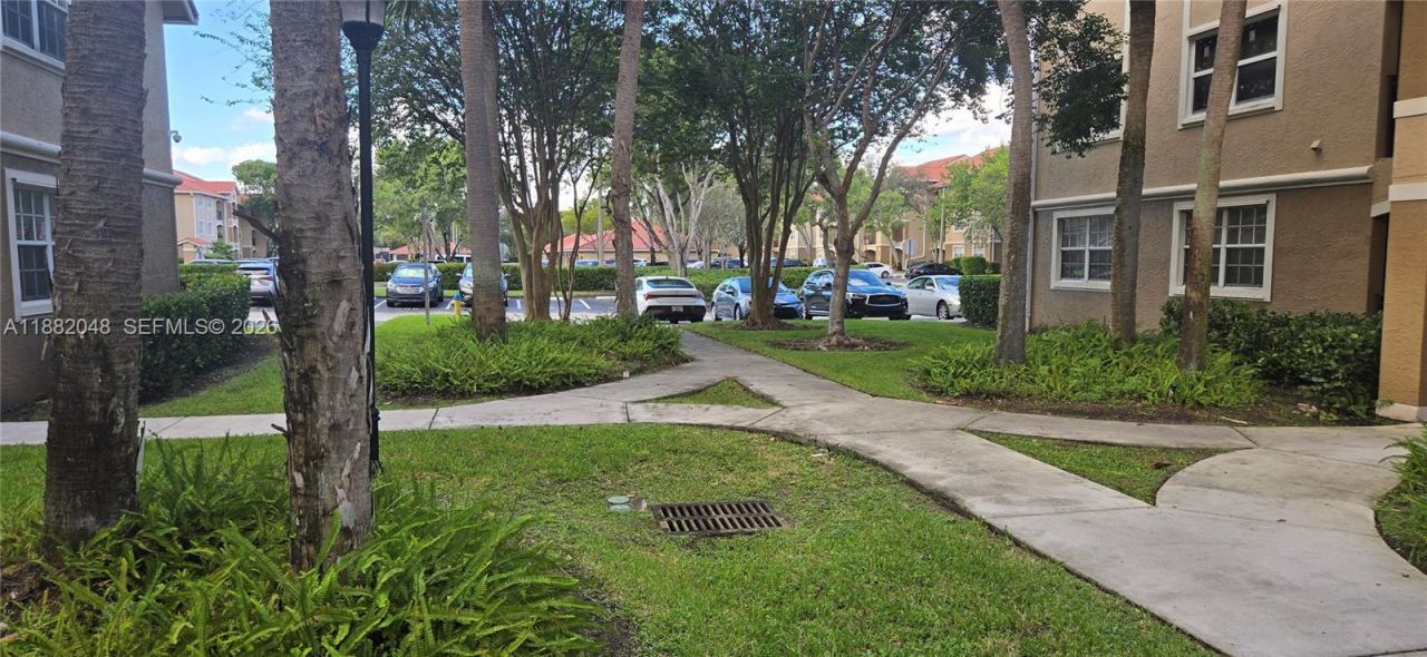 215 SW 117th Ter, Unit 14104, Pembroke Pines, FL 33025 Photo