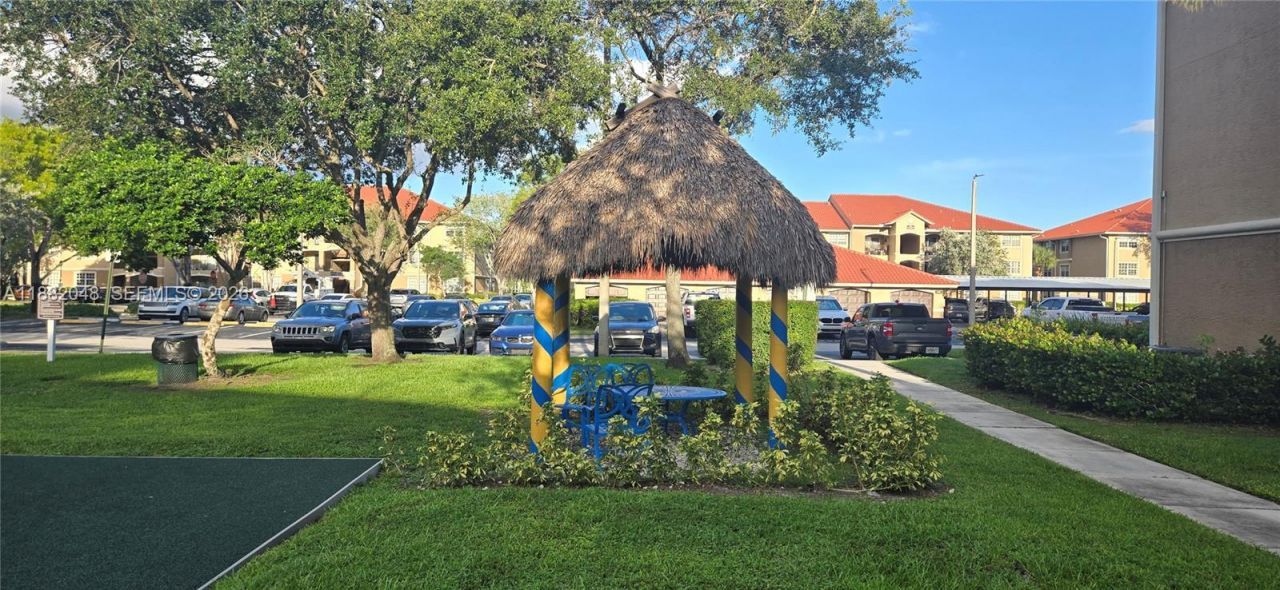 215 SW 117th Ter, Unit 14104, Pembroke Pines, FL 33025 Photo