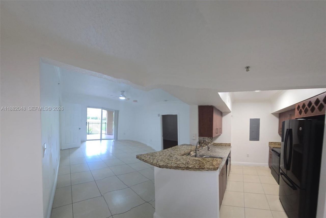 215 SW 117th Ter, Unit 14104, Pembroke Pines, FL 33025 Photo