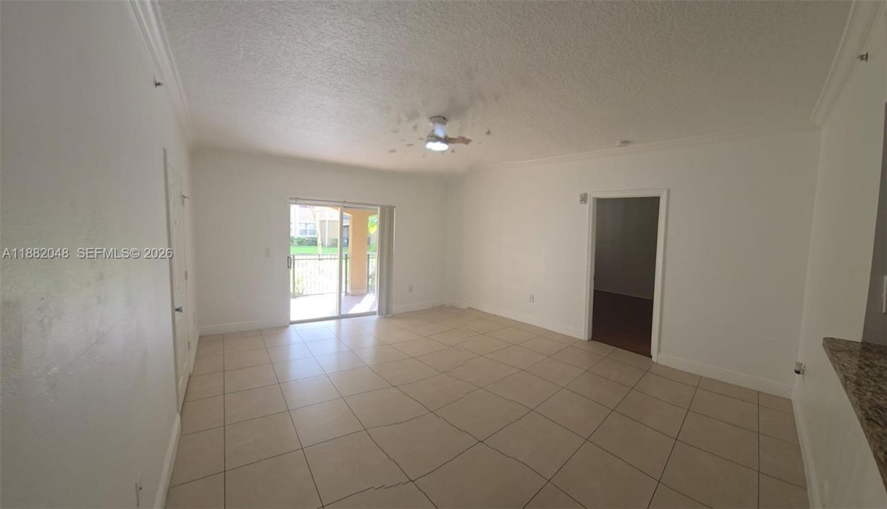 215 SW 117th Ter, Unit 14104, Pembroke Pines, FL 33025 Photo