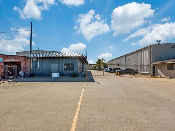 10820 C F Hawn Freeway , Dallas, TX 75217