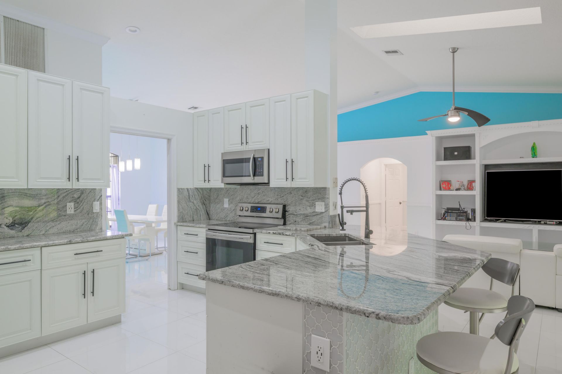 221 Cypress Trace, Royal Palm Beach, FL 33411 Photo