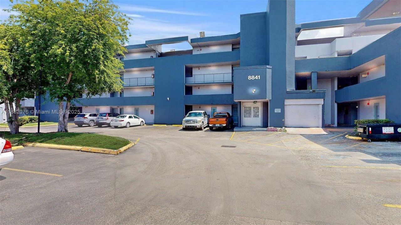 8841 W Flagler St, Unit 103, Miami, FL 33174 Main Photo