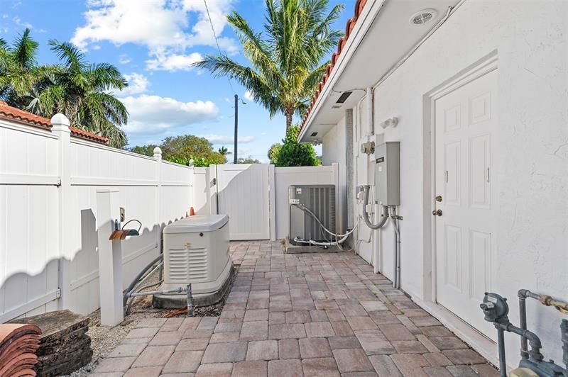 3250 Spanish River Drive, Pompano Beach, FL 33062 Photo