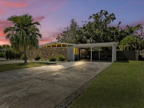 7502 LAKESIDE BOULEVARD, TAMPA, FL 33614