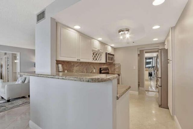 4200 N Ocean Drive, Unit 2-903, Singer Island, FL 33404 Photo