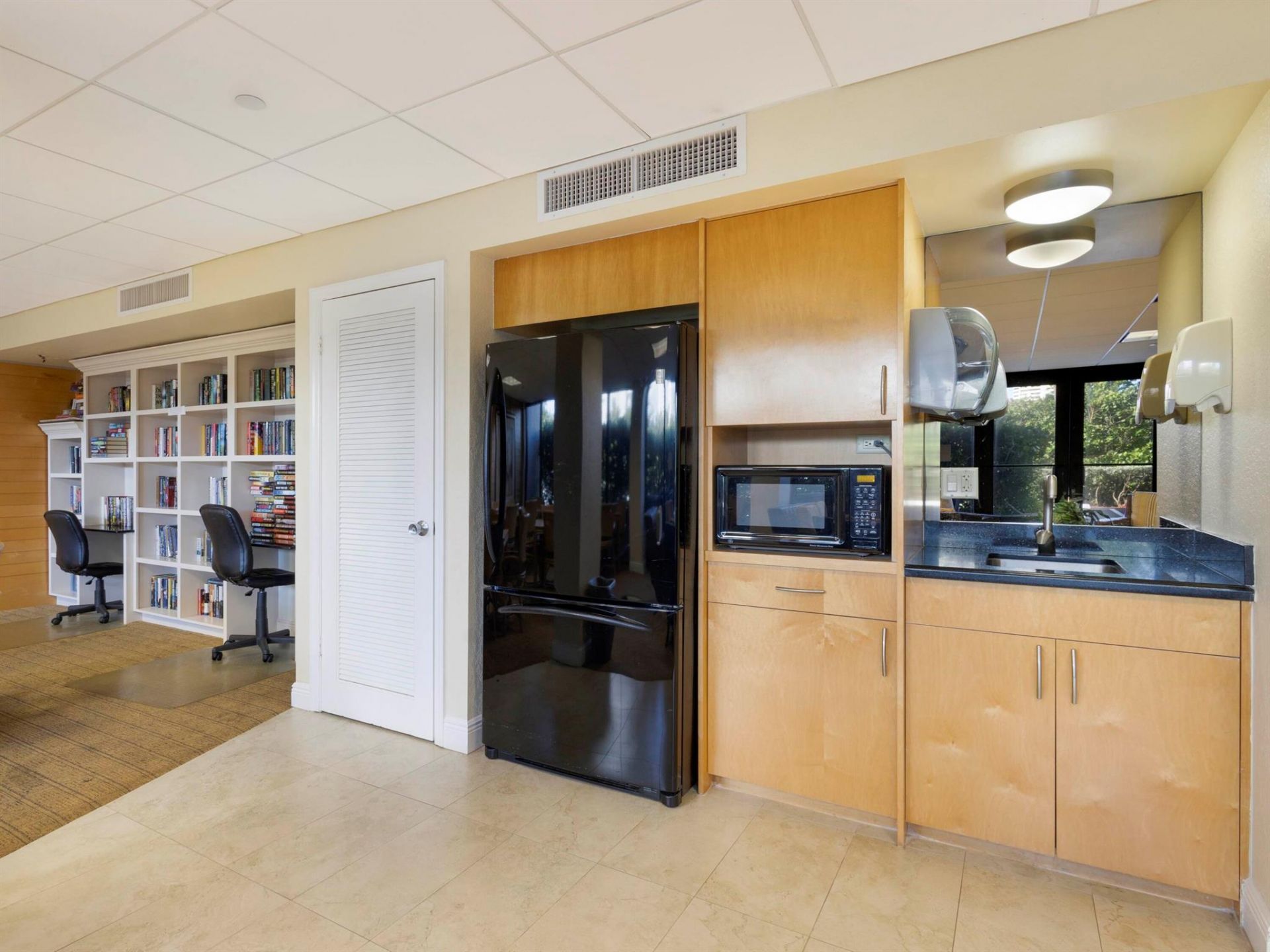 4200 N Ocean Drive, Unit 2-903, Singer Island, FL 33404 Photo