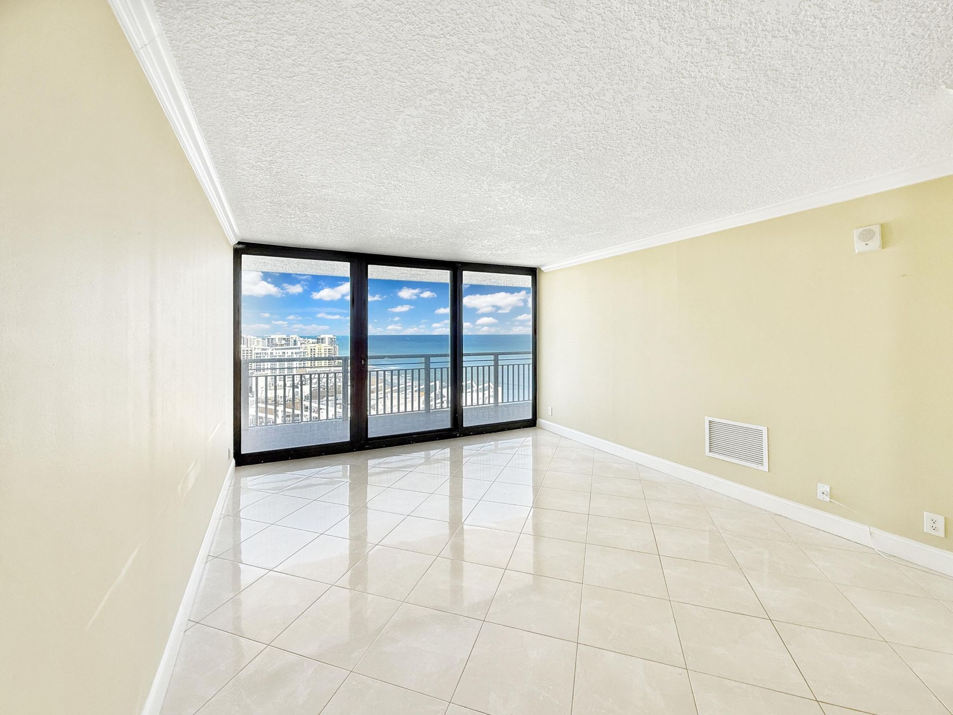 3000 N Ocean Drive, Unit 32-B, Singer Island, FL 33404 Photo