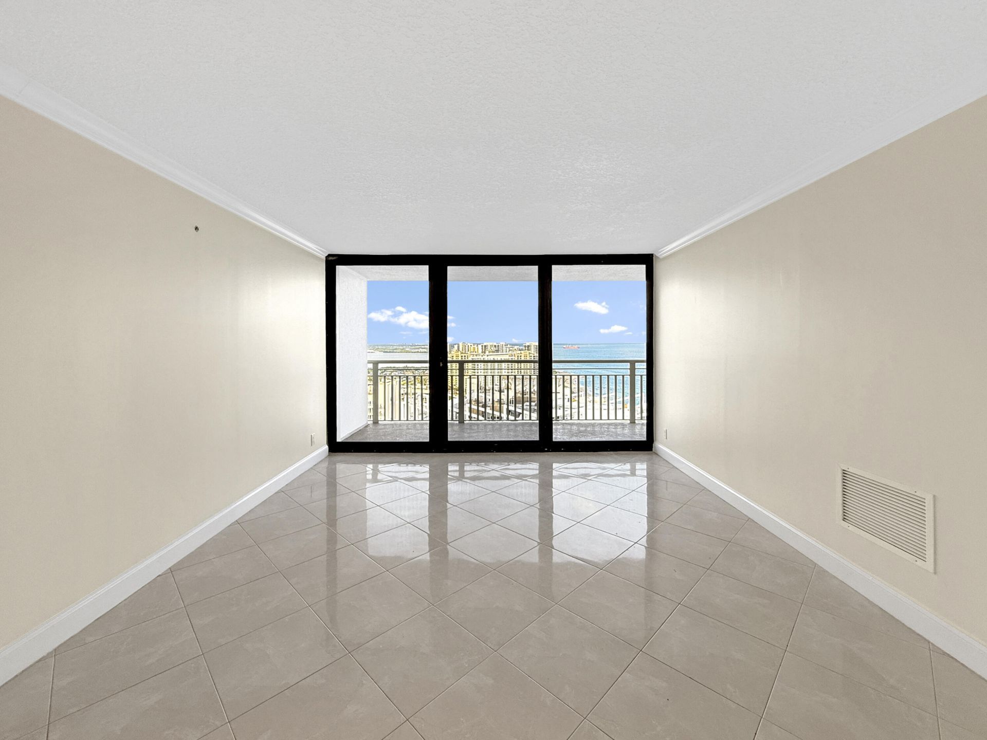 3000 N Ocean Drive, Unit 32-B, Singer Island, FL 33404 Photo