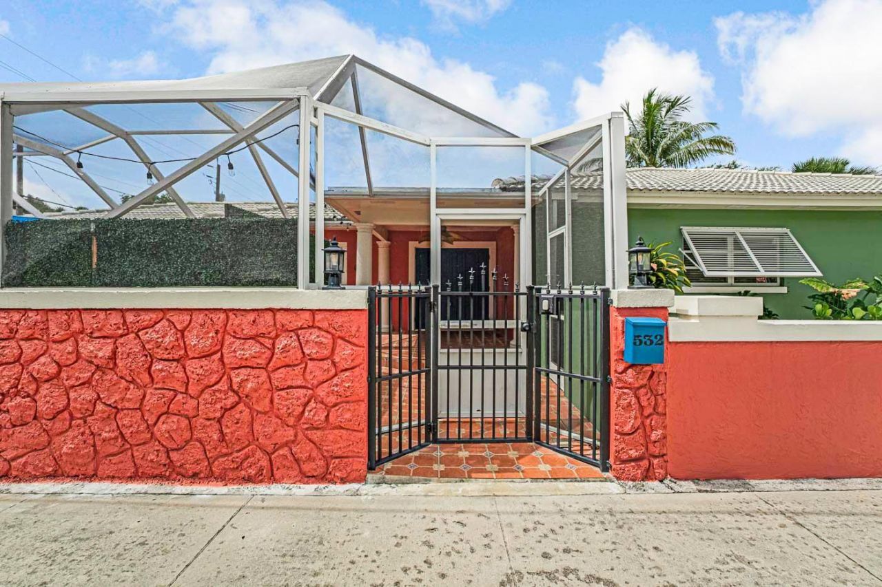 532 N Palmway, Lake Worth Beach, FL 33460 Photo