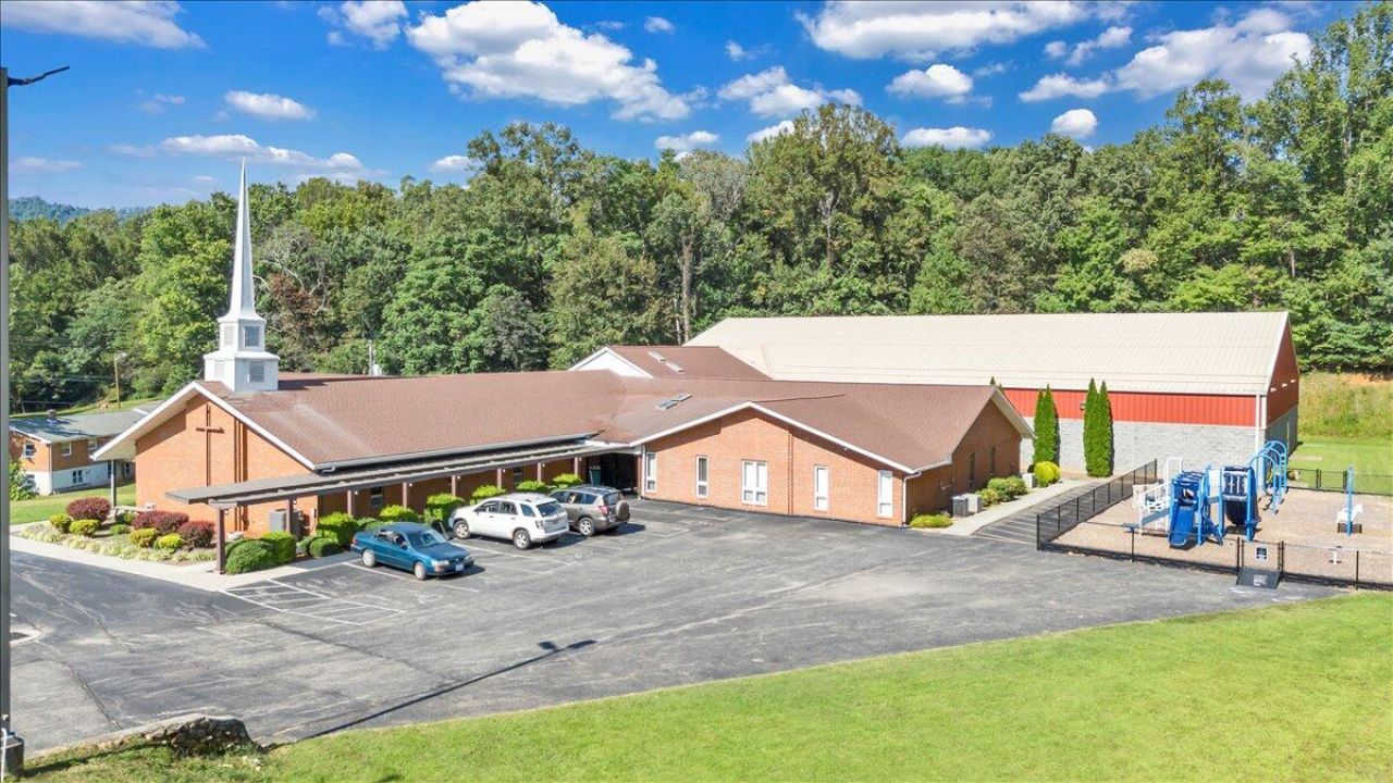 10 Whispering Creek Rd, Boones Mill, VA 24065 Main Photo
