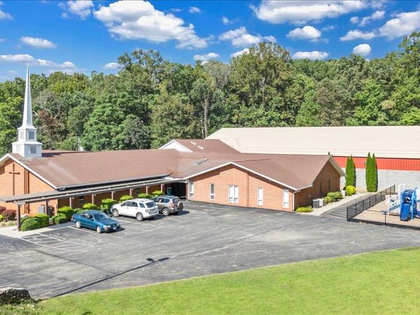 10 Whispering Creek RD, Boones Mill, VA 24065