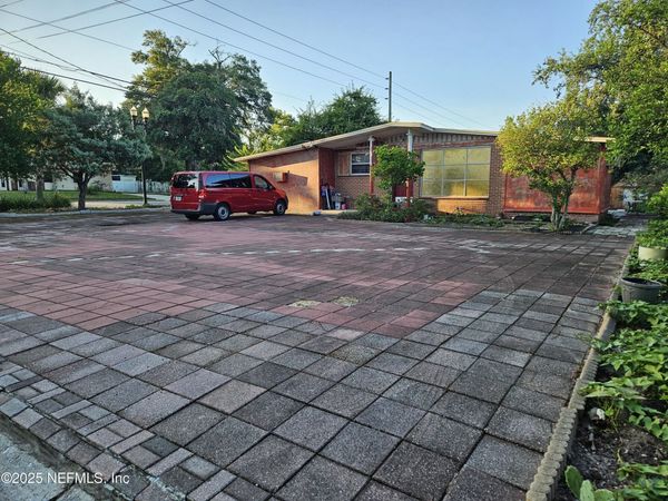 6672 BANBURY Road, Jacksonville, FL 32211