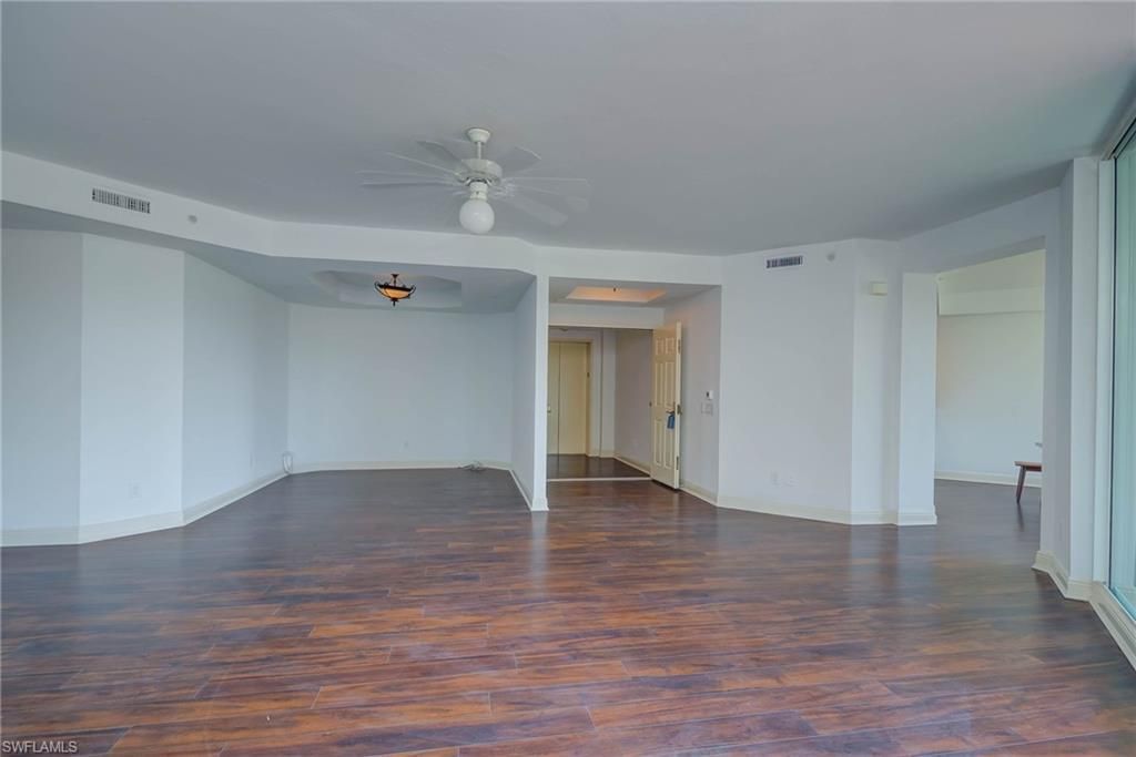 445 Cove Towers Dr, Unit 304, Naples, FL 34110 Photo