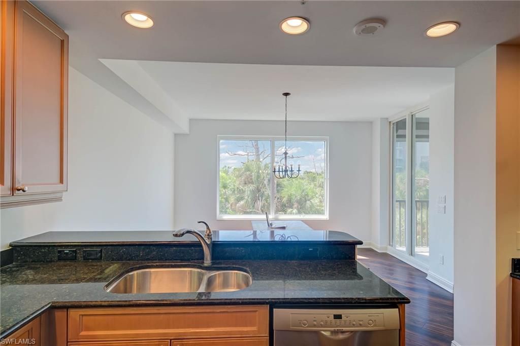 445 Cove Towers Dr, Unit 304, Naples, FL 34110 Photo