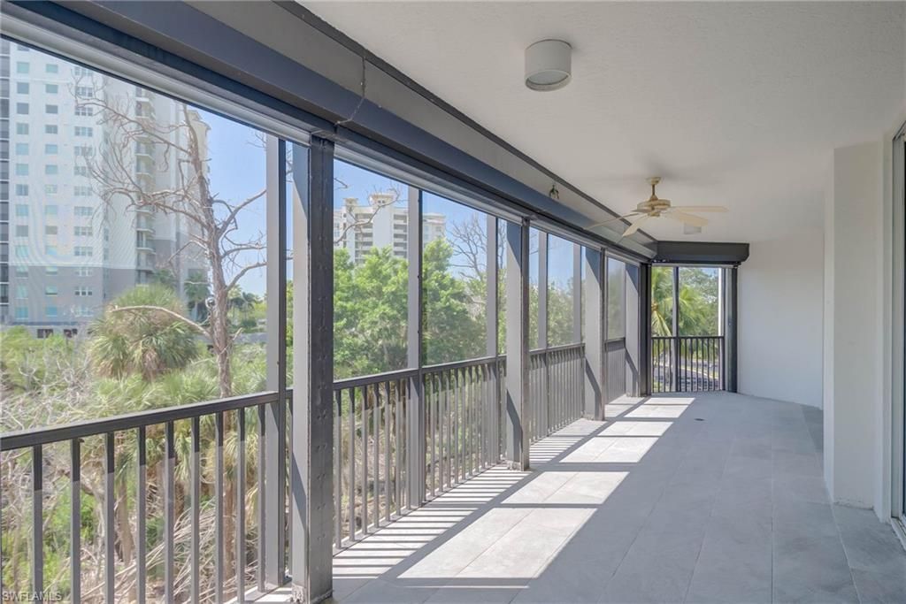 445 Cove Towers Dr, Unit 304, Naples, FL 34110 Photo