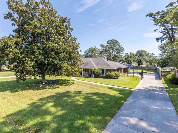 6612 Lindseyneal Dr, Greenwell Springs, LA 70739