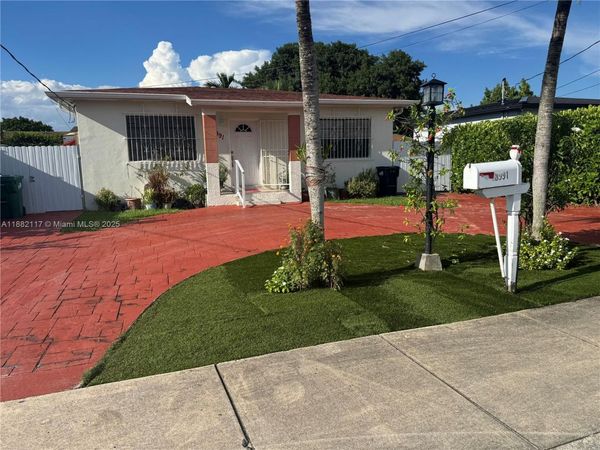 8991 SW 38th St, Miami, FL 33165