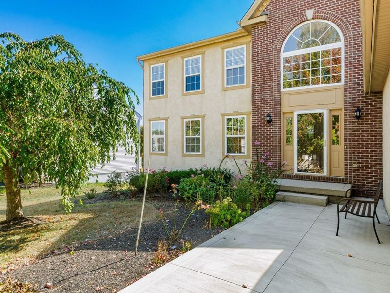 3902 Rivers Run Drive, Lewis Center, OH 43035 Photo 2