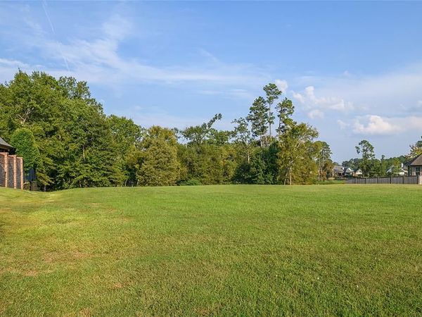 1162 Waters Edge Circle, Shreveport, LA 71106