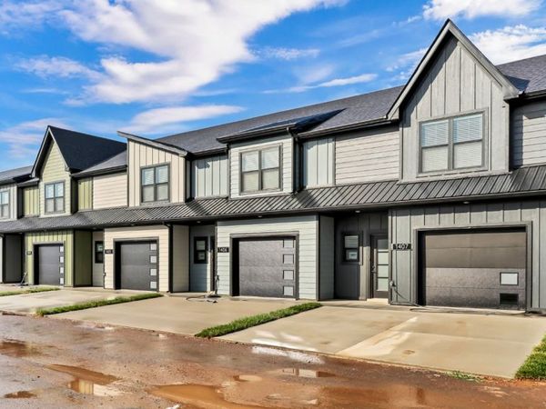 1402 Jonathan Wade Circle, Unit 1402, Clarksville, TN 37043