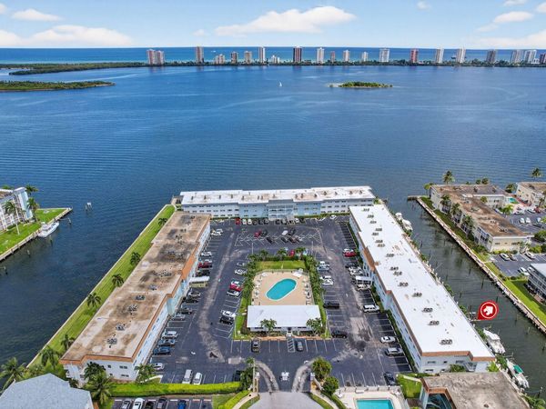 110 Shore Court, Unit 1140, North Palm Beach, FL 33408