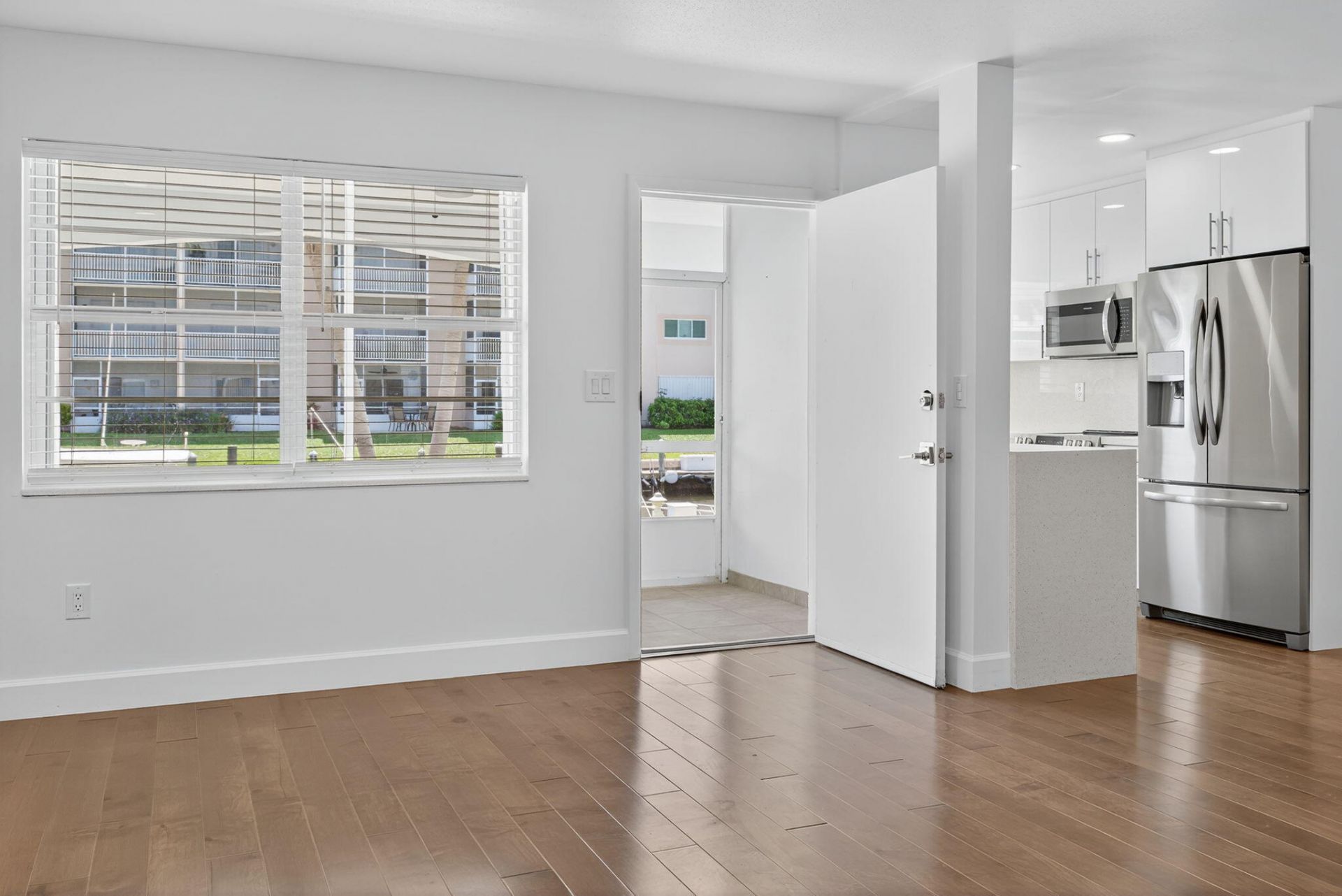 110 Shore Court, Unit 1140, North Palm Beach, FL 33408 Photo