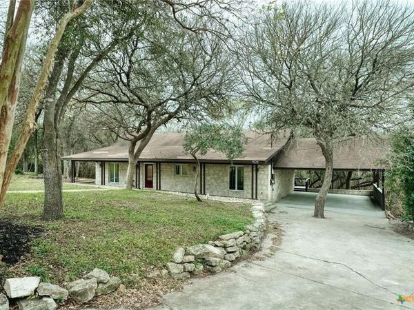 1529 N Colorado ST N, Lockhart, TX 78644