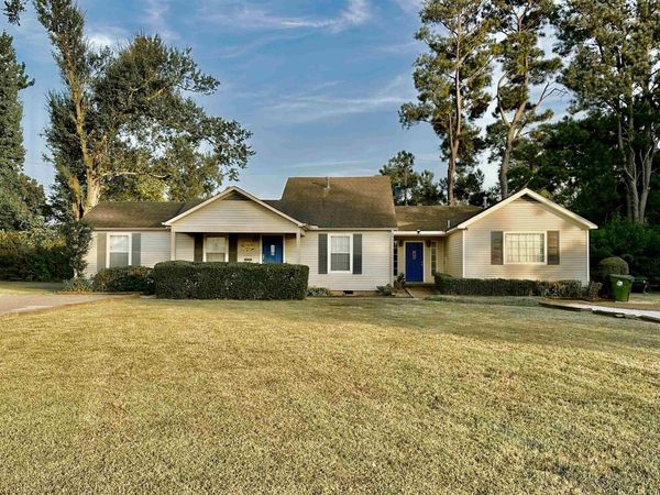 8098 N US 51 HWY N, Millington, TN 38053