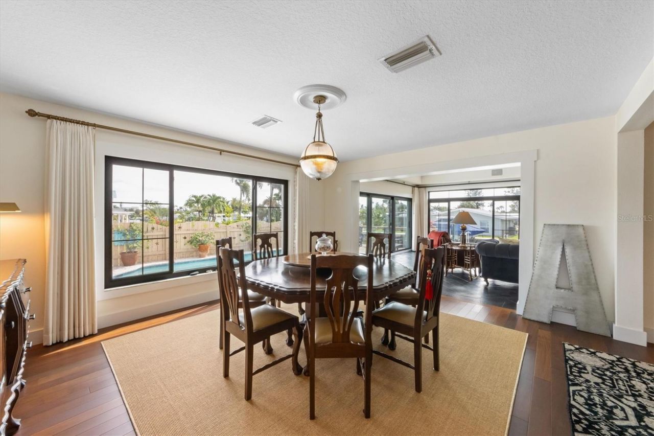 505 75th Street, Holmes Beach, FL 34217 Photo