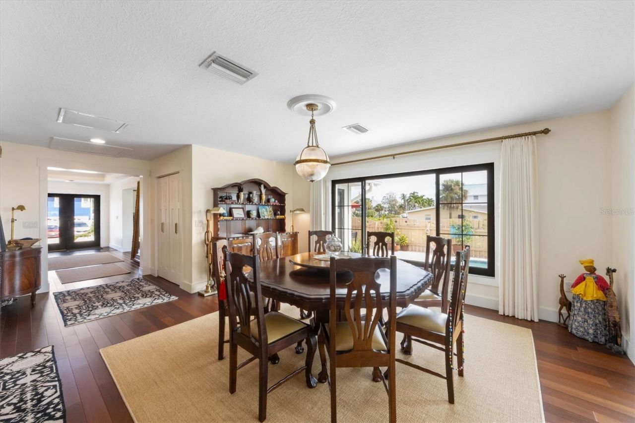 505 75th Street, Holmes Beach, FL 34217 Photo