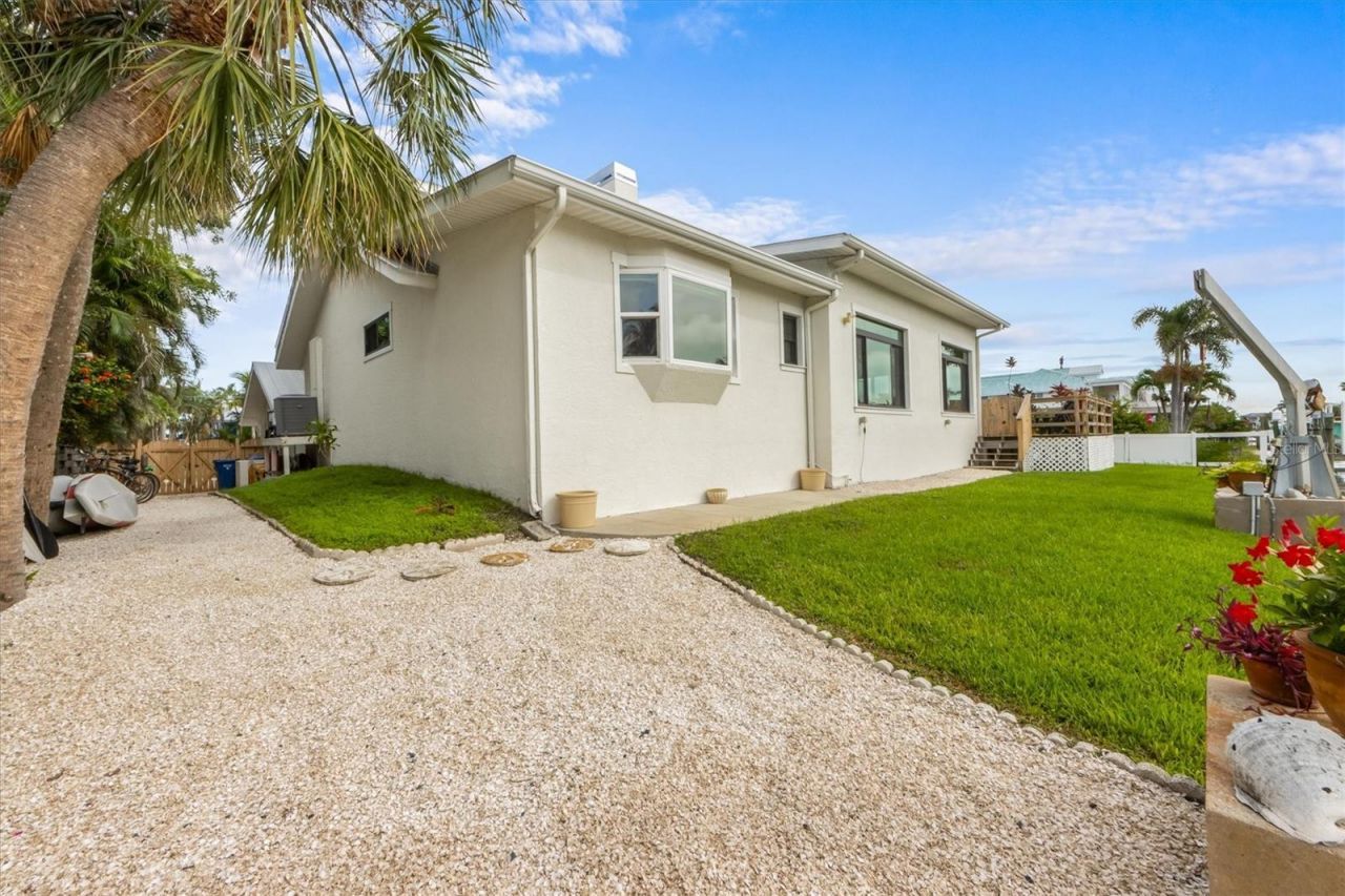 505 75th Street, Holmes Beach, FL 34217 Photo