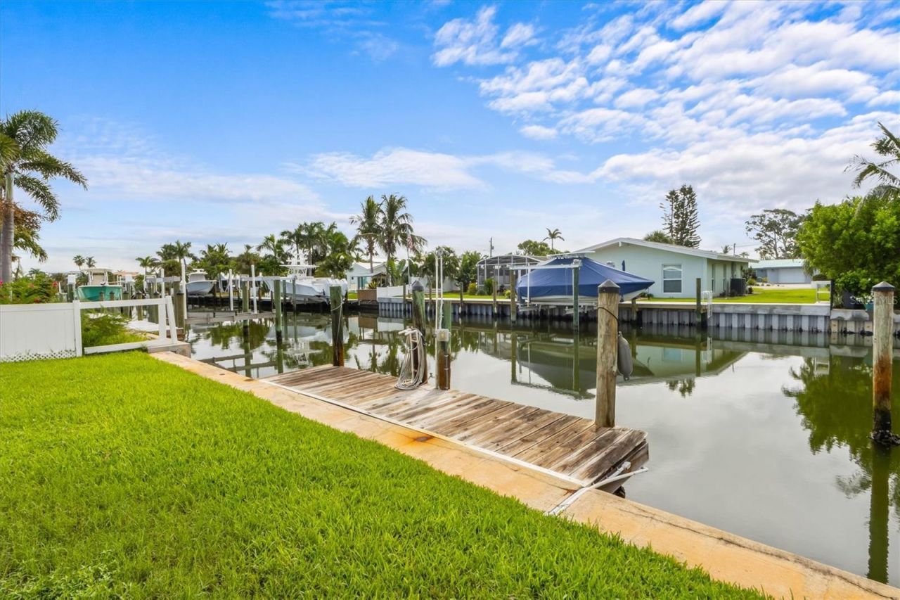 505 75th Street, Holmes Beach, FL 34217 Photo